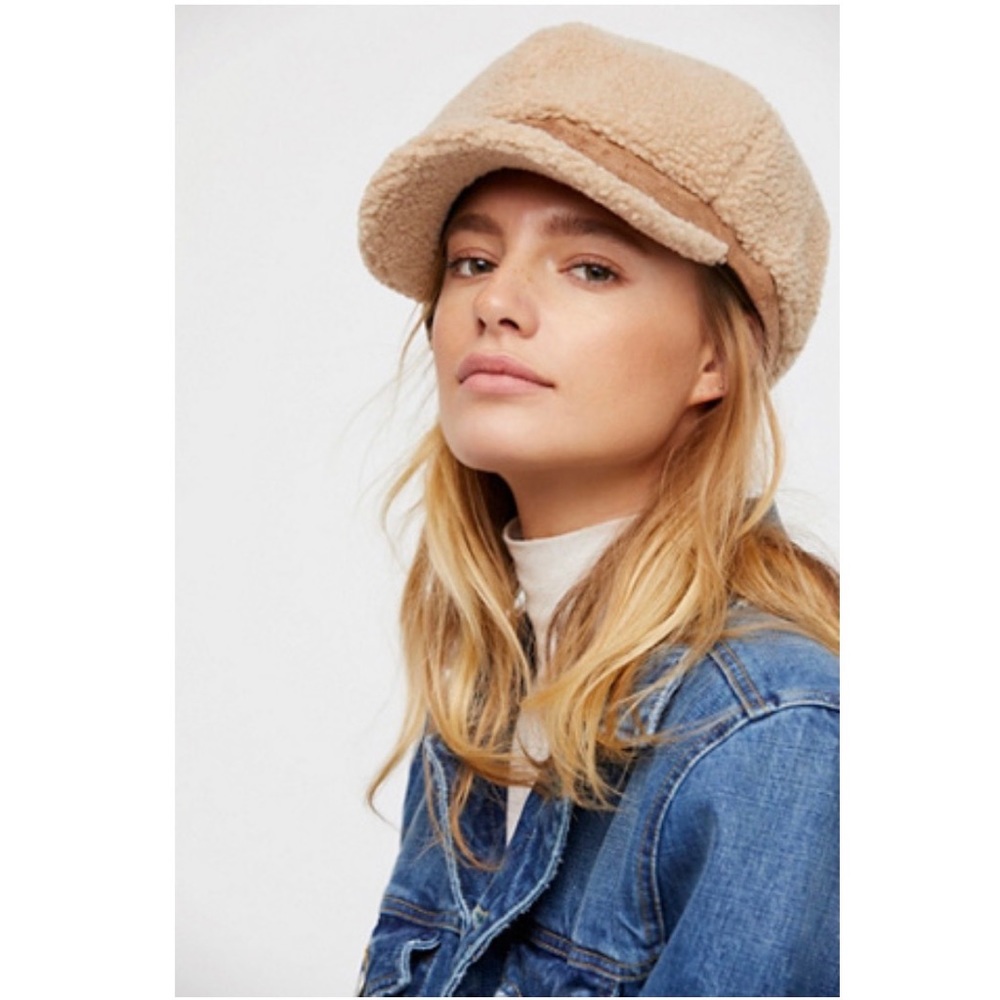 🍄 Free People Eloise Faux Shearling Lieutenant Hat in Camel